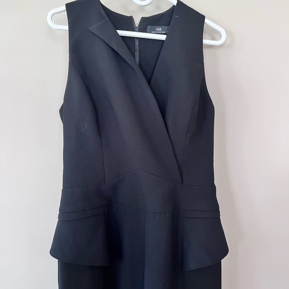 Cue Black Jumpsuit with wide collar v neck and peplum sides - Picture 4 of 6